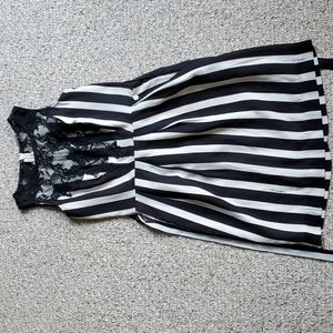 Black and white xs Guess dress